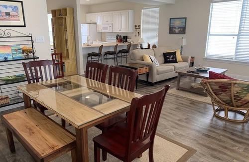 Morgantown Casa | Aug & Sept Discounted! Beach/Pools/Tennis & Pickleball