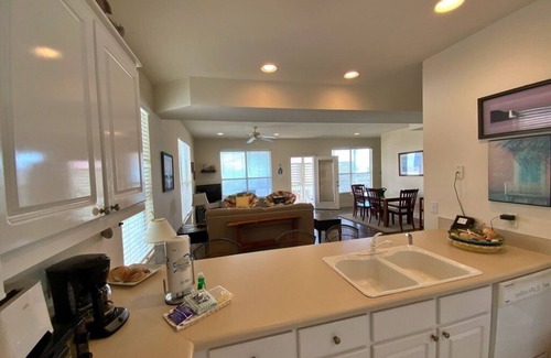 Morgantown Casa | Aug & Sept Discounted! Beach/Pools/Tennis & Pickleball