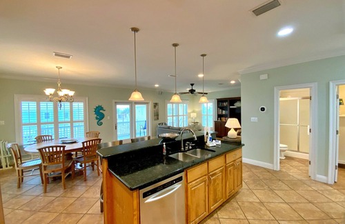 Morgantown Casa | Aug & Sept Discounted! Great views, pools, tennis