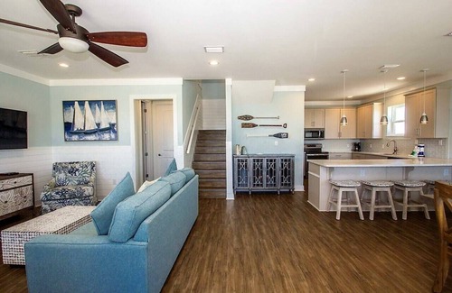 Morgantown Casa | Aug & Sept Discounted! Pools/Tennis/Great Views!