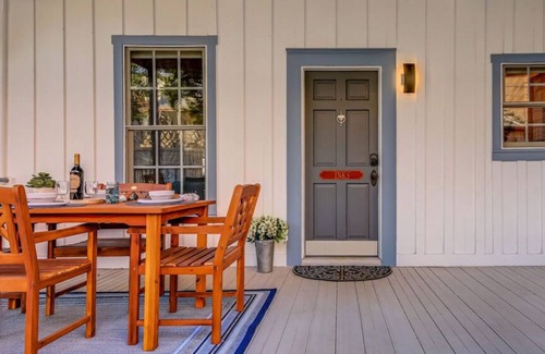 Marble Falls Casa | 25% Off Aug! Inks Suite Downtown Marble Falls
