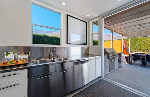 Twin Palms Casa | 30+ Stay! Beautiful Vacation Home W/Pool,Jacuzzi & Fire Pit