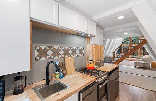 Tahoma Chalet De Esquí | Star Chalet :: 2 bed & 1 Lux bath :: Near Lake, Homewood + Rubicon