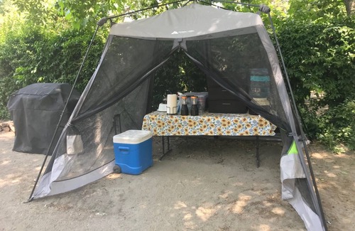 Three Rivers Alquiler De RV | Sequoia Jewel -16 Foot Bell Tent with double beds. 4.5 to Sequoia National Park.