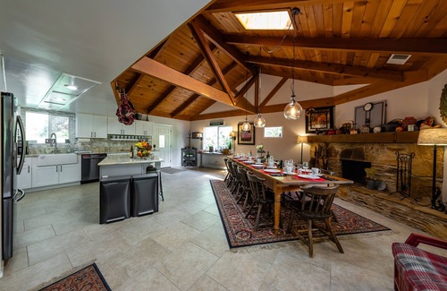 Three Rivers Casa | Sequoia River Dance ~Close to Park & on the River!