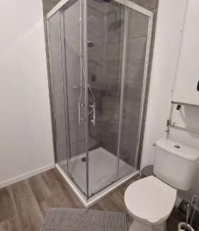 Saint-Etienne-du-Rouvray Apartamento | SER3 votre F2 avec wifi et parking à Saint-Etienne-Du-Rouvray