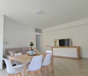 Mondragone Apartamento | Serao House, 1 piano in centro