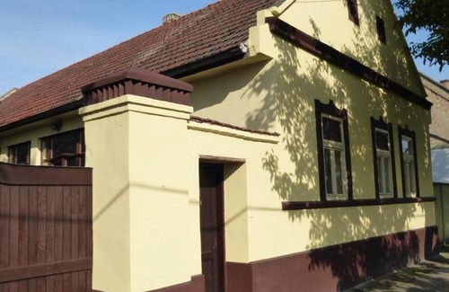Stara Moravica Casa | Serbian Village Farmhouse