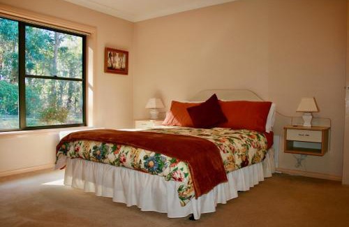 Wooragee Casa | Serena Cottages Beechworth - Your Country Getaway - 1