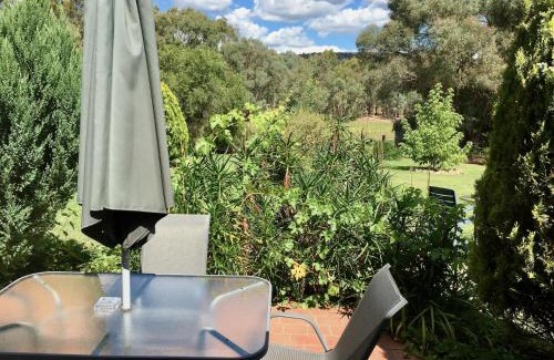 Wooragee Casa | Serena Cottages Beechworth - Your Country Getaway - 2