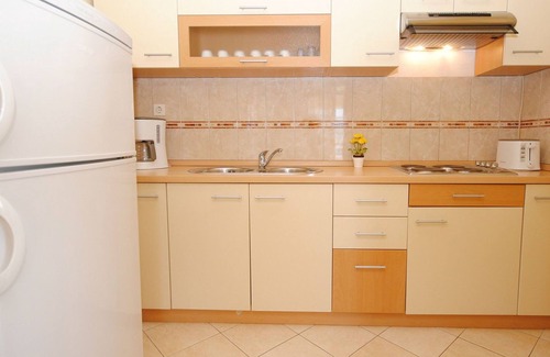 Arbanija Apartamento | Apartamento Serenata con vista a la bahía.