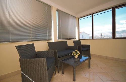 Arbanija Apartamento | Apartamento Serenata con vista a la bahía.
