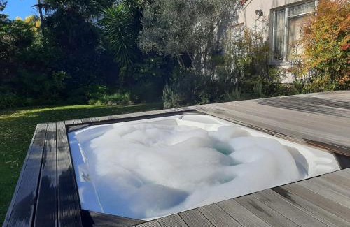 Die Boord Casa | Serendipity - 3 Bedroom home, jacuzzi & inside barbecue