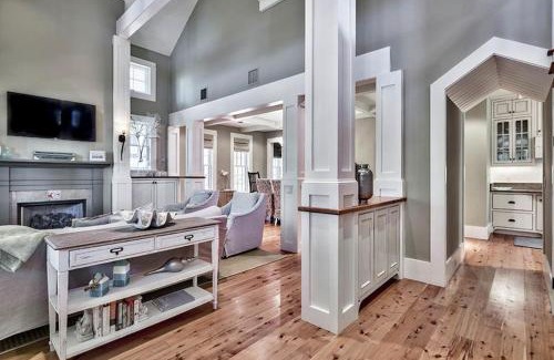 Forest District Casa | 'Serendipity' Beautiful 3BR Cottage Sleeps 8 Close to Lazy River Pool at Camp WaterColor home