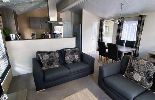 Mudeford Casa | 'Serendipity' - by the beach on Sandhills Holiday Park, Mudeford