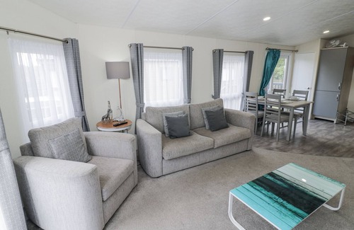 Evesham Cabaña | SERENDIPITY, family friendly, character holiday cottage in Evesham