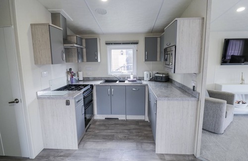 Evesham Cabaña | SERENDIPITY, family friendly, character holiday cottage in Evesham