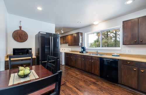 Sandy Apartamento | Serene 1600 Sq Ft Mountain Home Near Dimple Dell Park
