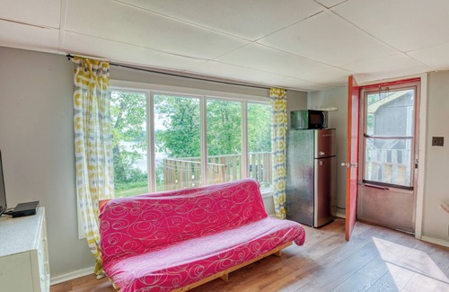 Frontenac Cabina | Serene 2-Bed + Futon Lakeside Cottage: Sleeps 5-6, Full Amenities!
