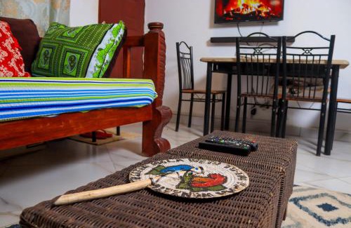 Bamburi Apartamento | Serene 2 bedroom homestay 15mindrive to the beach
