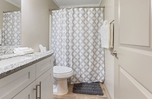 Carrboro Apartamento | Serene 2BD 2BA | 5 min UNC | On-Site Gym & Pool