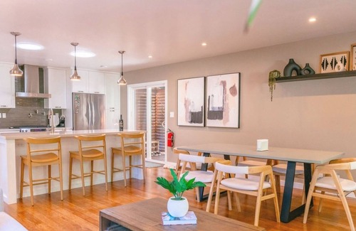 Northwood Casa | Serene 2BR Retreat, Great Views, Private Hot Tub