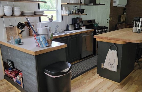 Frontier Casa | Serene 3/2 Lakefront Getaway with Sauna. Sleeps 10+ in Hillsdale County Michigan