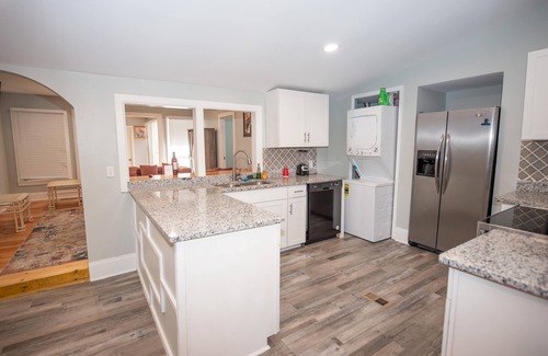 Gainesville Cabaña | Serene 3 Bedroom home on quiet 10acre 6 queen beds