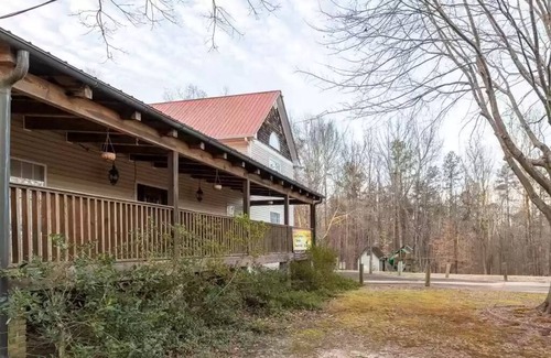 Gainesville Cabaña | Serene 3 Bedroom home on quiet 10acre 6 queen beds