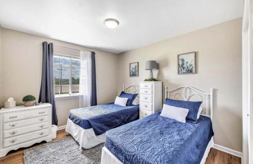 De Pere Casa | Serene 3 Bedroom Home, NRM, Wi-fi, Parking, Queen Bed
