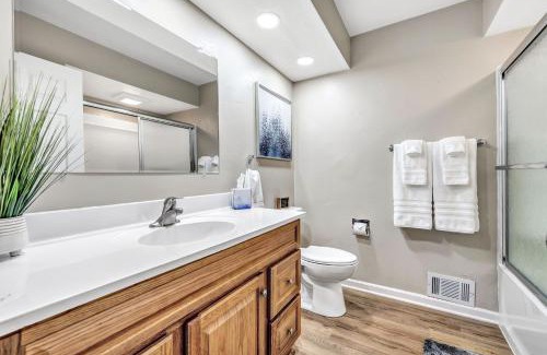 De Pere Casa | Serene 3 Bedroom Home, NRM, Wi-fi, Parking, Queen Bed