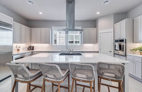 Cinnamon Shore Casa | Serene, 3-BR Coastal Home@Cinnamon Shore North By Beach, Lake & Luxe Pool!