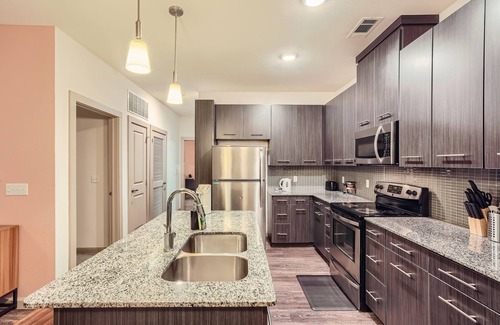 Leander Apartamento | Serene 3B Getaway | Pool, Gym, Parking, Pet Wash