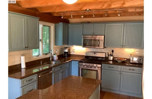 Woodstock Casa | Serene 4-acre estate on private lake with hot tub