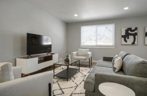 Highlands Casa | Serene 4-Bedroom Getaway in Arvada! Pet-friendly!