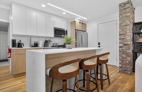 Central Square Apartamento | Serene 4BR 3BA Apt Harvard/MIT Sleeps 10+