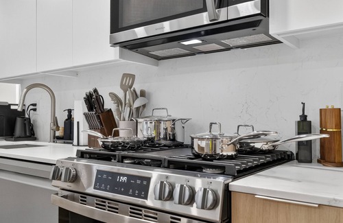 Central Square Apartamento | Serene 4BR 3BA Apt Harvard/MIT Sleeps 10+