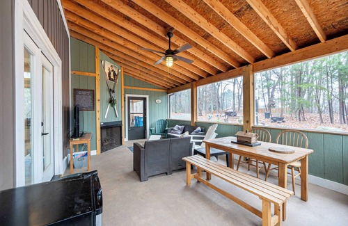 Burlington Casa | Serene 4br Country Retreat Awaits - Near Greensboro and Elon University!