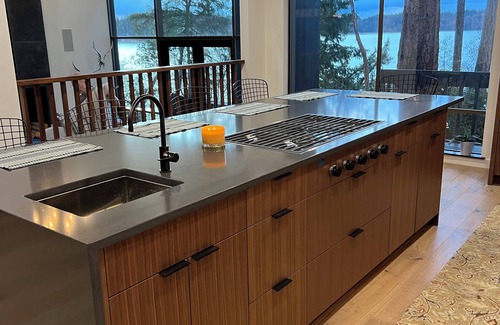 Olympia Casa | Serene 4BR Mid-Century Oasis w/ Spa, Private Beach & Gorgeous Views