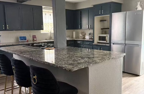 Edgebrook Casa | Serene 5-bedroom house with AC in vibrant Houston