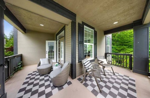 Issaquah Highlands Casa | Serene 5-bedroom house with WiFi in charming Issaquah