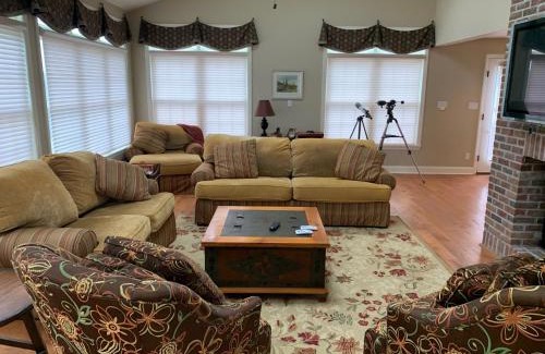 Burgettstown Casa | Serene 6BR country home on 325 acres ATV for rent
