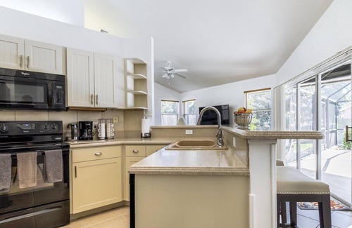 Port Malabar Villa | Serene and Beautiful Villa with Pool in Palm Bay