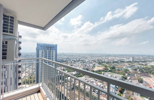 Kesawan Apartamento | Serene And Comfort Living 3Br At Podomoro City Deli Medan Apartment