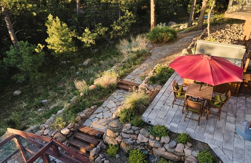 Southwest Colorado Springs Casa | Serene Backyard Views ★ Near CM Zoo ★ Hot Tub ★