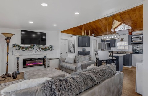 Lottie Casa | Serene Bayou Retreat - Spacious 4BR Home in Breaux Bridge for Families