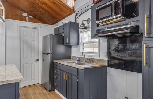 Lottie Casa | Serene Bayou Retreat - Spacious 4BR Home in Breaux Bridge for Families