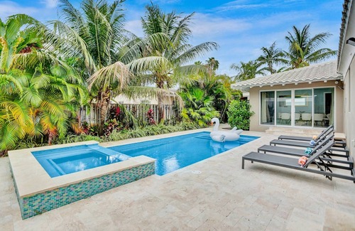 South Lake Villa | Serene Beachside:Pool & Jacuzzi, GameRoom, 3BR/3BA