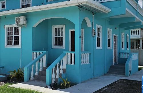 Demerara-Mahaica Apartamento | Serene Blue Villa Hide Away