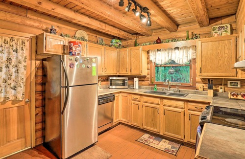 Brevard Cabina | Serene Brevard Cabin ~ 7 Miles to State Forest!